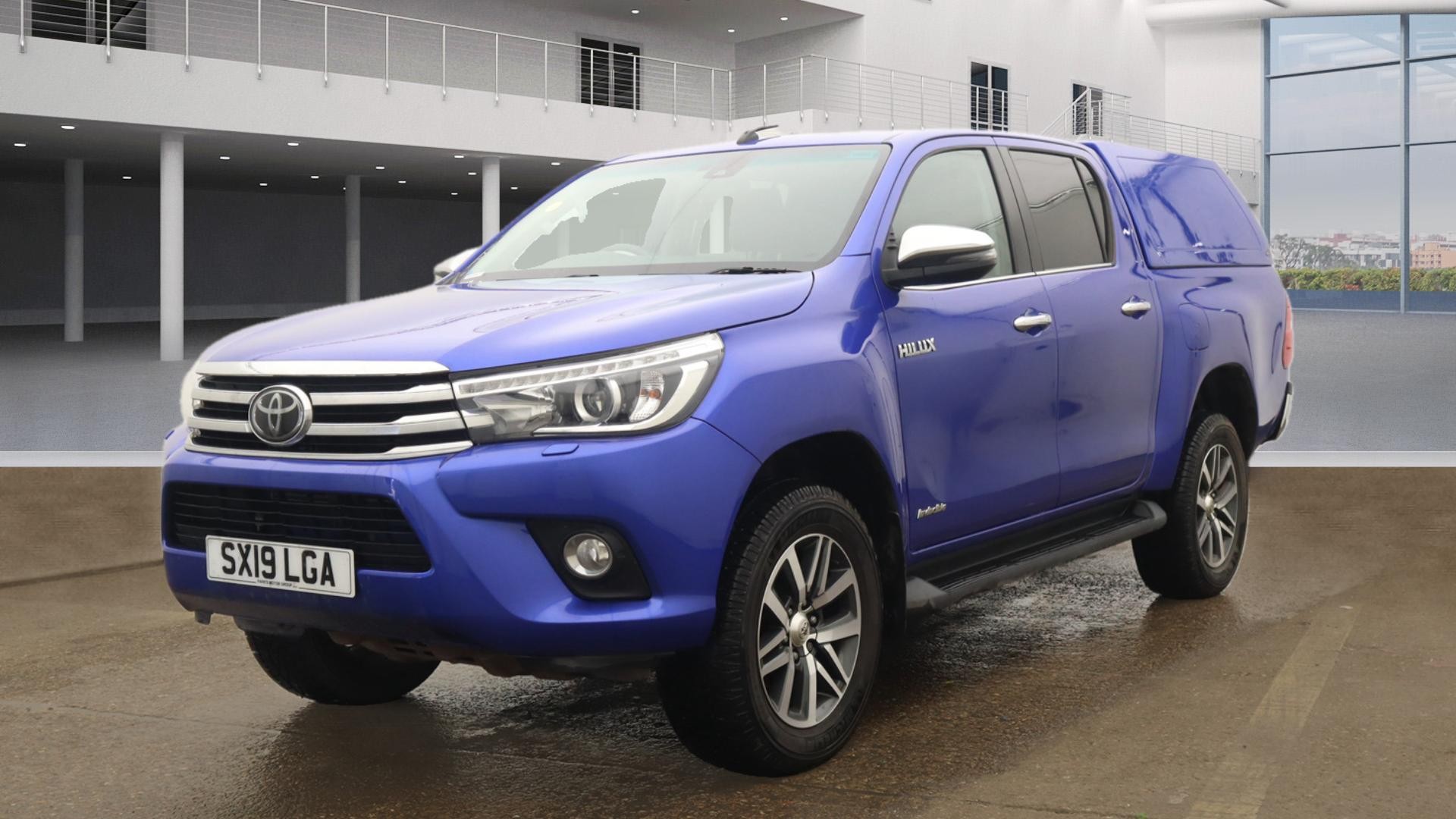 TOYOTA Hilux